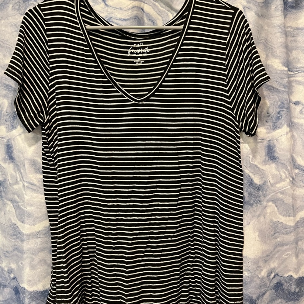 Rue 21 t shirt
